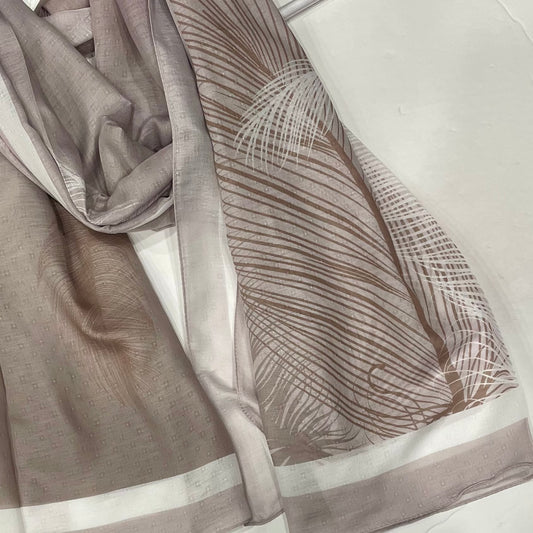 Gradient Feather Print Hijab