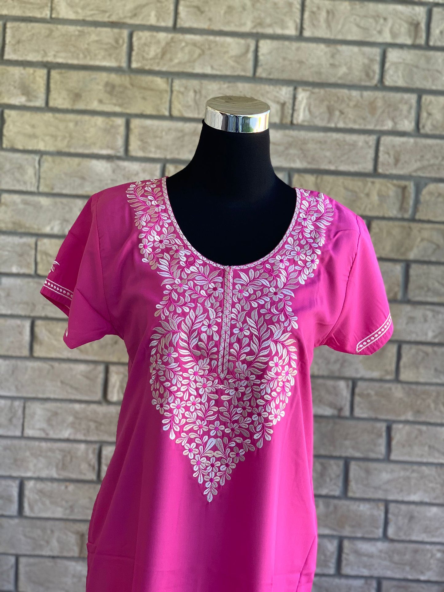 Comfy, breathable, stylish. The lounge wear that you need in your closet. Made with premium fabric, and embroidery on the front. Material: Premium Cotton Size chart provided (in inches) Collection: Safiya Collection 2023 Colour may look different due to screen resolution.