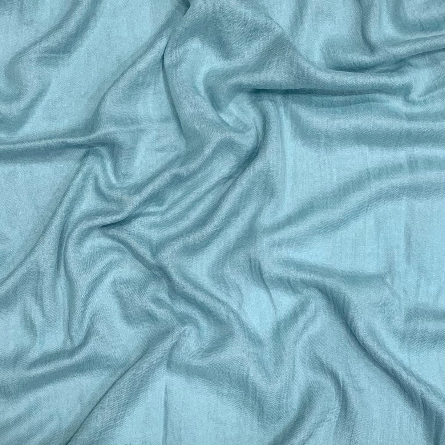 Super soft and comfortable and one of our most popular hijab. Materia Cotton Modal Size 180 cm x 110 cm Color may look different due to different screen resolution