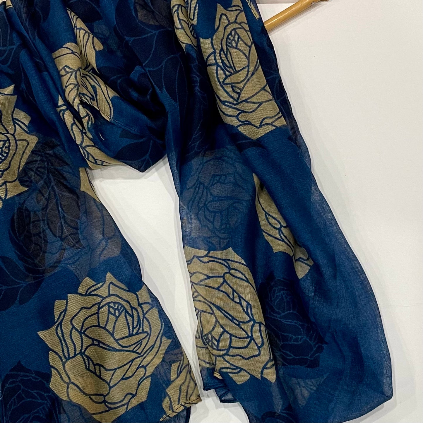 
Embrace elegance with our Navy Rose Printed Hijab. This stunning hijab features a beautiful rose print, adding a touch of sophistication to any outfit. 

Matetial 100% viscose

size 180 cm x 90 cm

color mayblook different due to different screen resolution 