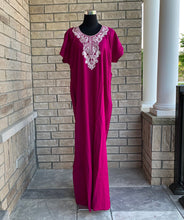 Load image into Gallery viewer, Sudduf Kaftan Magenta

